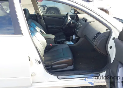 2011 Nissan Altima 2.5 S z USA, uszkodzony, nr VIN 1N4AL2AP9BN403361